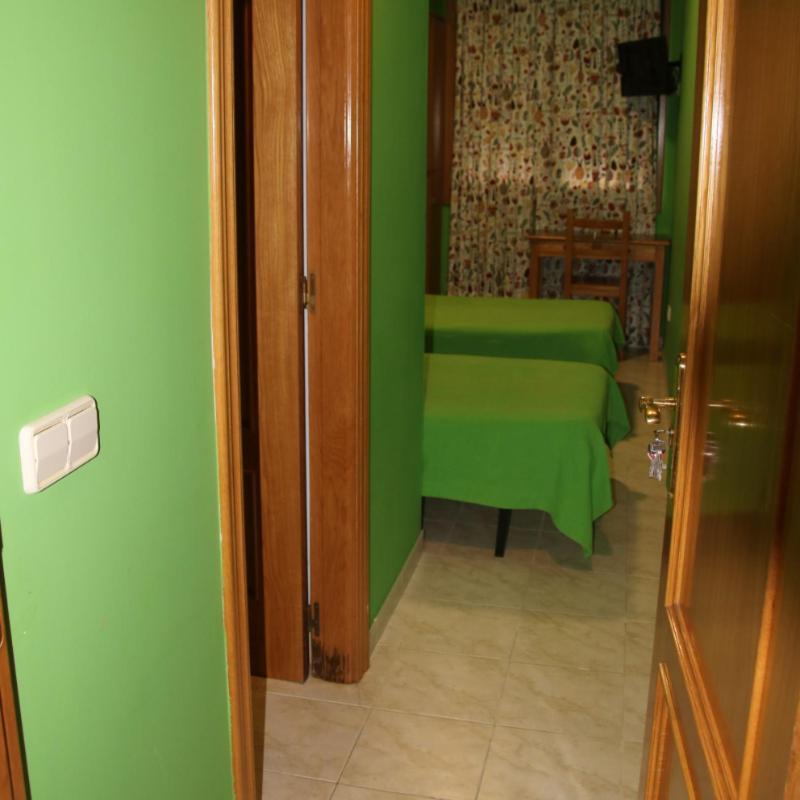Hostal Burgales Milagro Exterior foto
