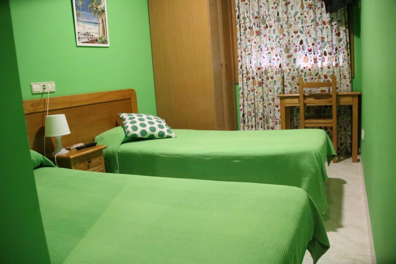 Hostal Burgales Milagro Exterior foto